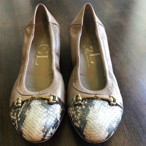 Women’s Kitten Heel Pumps